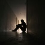 Atasi Rasa Bersalah yang Menyiksa: Panduan Pulih Survivor Guilt