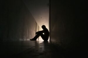 Atasi Rasa Bersalah yang Menyiksa: Panduan Pulih Survivor Guilt
