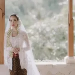 BCL Tampil Anggun: Inspirasi Kebaya Modern Wanita Usia 40an