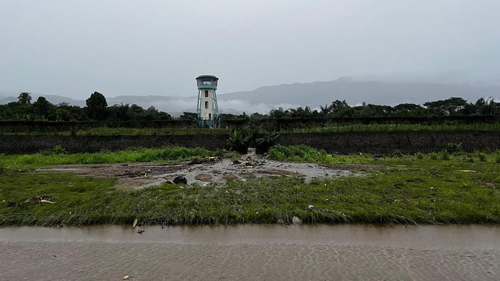 Banjir Lumpuhkan Bandara Halmahera Selatan, Runway Tertutup!