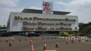 Gaji DPR Lebih Besar? Banyak Pengusaha Berebut Kursi!