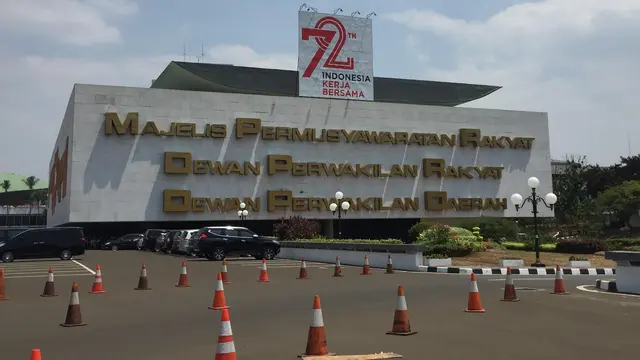 Gaji DPR Lebih Besar? Banyak Pengusaha Berebut Kursi!