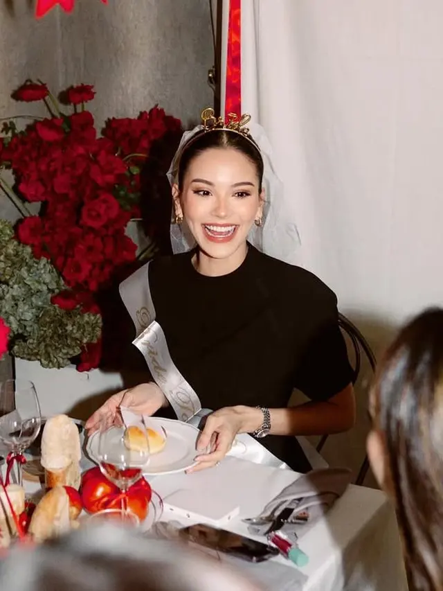 Gaya Bridal Shower Elegan Alyssa Daguise: Inspirasi Dress Hitam