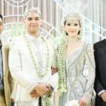 Gaya Stylish Raffi Ahmad di Akad Nikah Al Ghazali-Alyssa