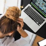 Gen Z Burnout: Tekanan Kerja & Konsumen, Kisah Nyata Mereka