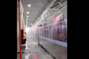 Hujan Deras Guyur Kereta Stasiun Purwokerto: Penjelasan Resmi KAI