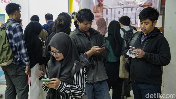 PHK, Tiara Berjuang: Job Fair Demi Masa Depan Karier