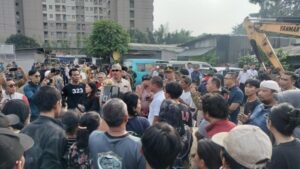 Penggerebekan Besar! Prostitusi dan Karaoke Ilegal Tangsel Dibongkar