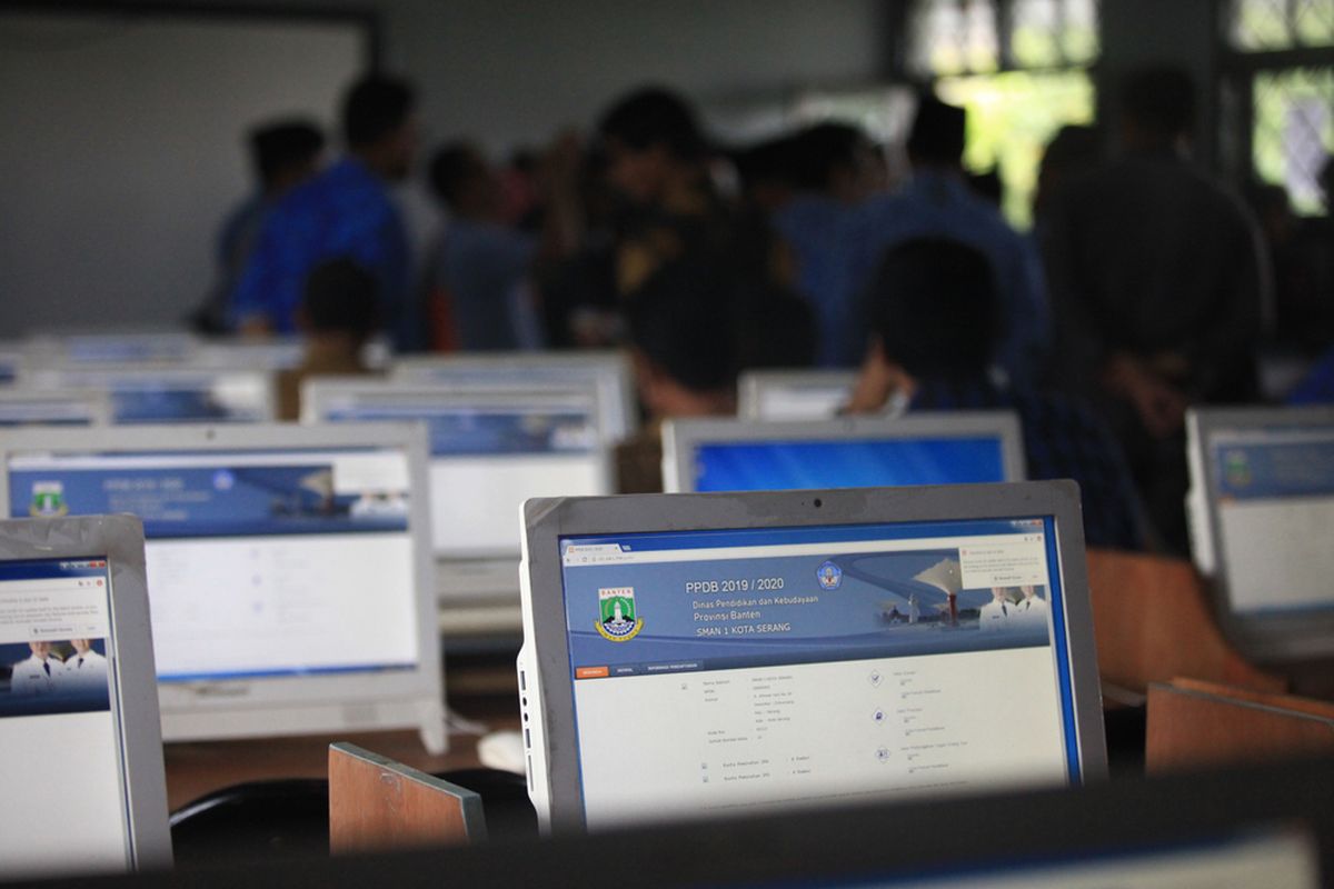 Sekolah Overload? Kemendikbudristek Beri Sanksi Berat!