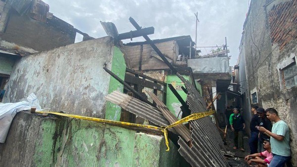 Tragedi Kebakaran Tebet: Korban Tewas, Kisah Pilu Terungkap