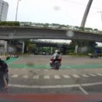 Detik-detik Dramatis! Pemotor Pancoran Tabrakan Usai Terobos Lampu Merah