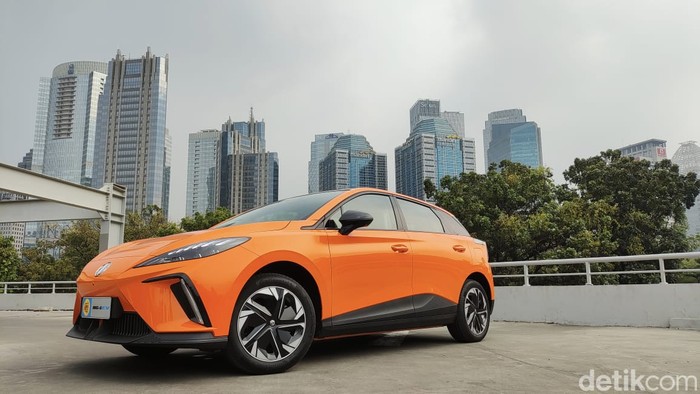 Harga Mobil China Anjlok Rp250 Juta: Strategi Brilian?