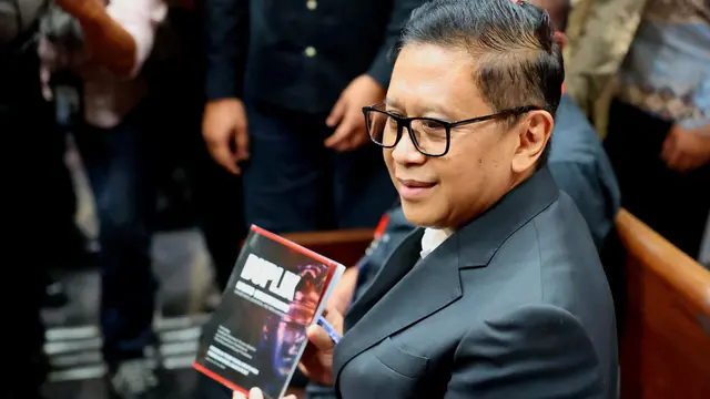 Hasto Kritik Keras KPK: Bukti Lemah, Asumsi Bertebaran