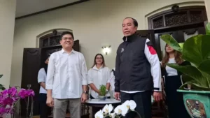 Jokowi Puji Jaket PSI Logo Gajah: Desain Keren & Elegan