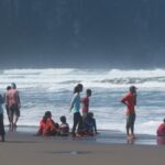 Larangan Mandi Pantai Parangtritis: Sultan HB X Beri Peringatan!