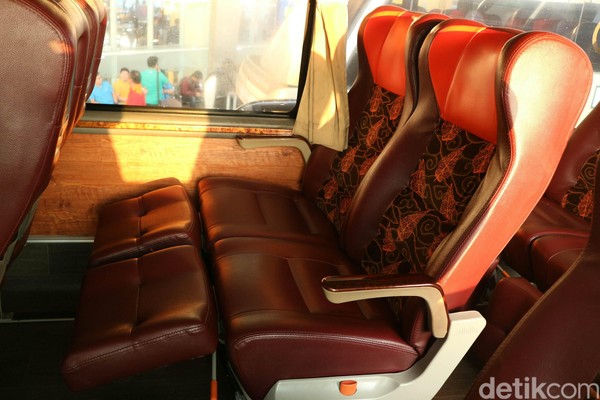 Wajib Pakai Sabuk Pengaman Bus AKAP Malaysia: Aturan Baru?