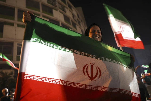 Militer Iran Ancam Balas AS Usai Kapal Kargo Diserang di Selat Hormuz