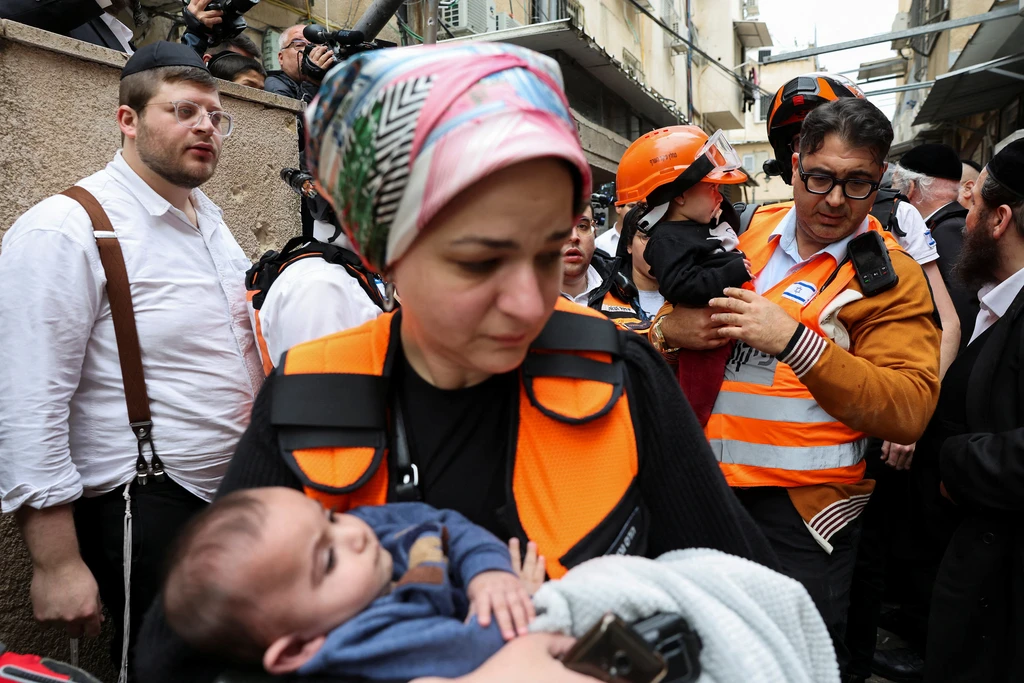 Tel Aviv Diguncang Serangan Rudal Iran, Kondisi Kota Porak-Poranda