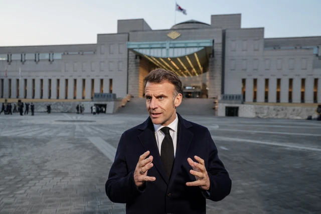 Macron Nilai Trump Melemahkan NATO karena Ciptakan Keraguan