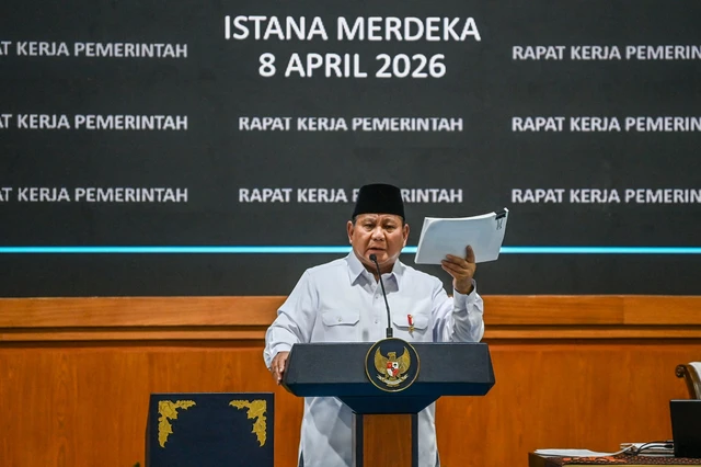 Arahan Penting Prabowo di Rapat Istana: Energi, Haji Turun, hingga Cabut Izin Tambang