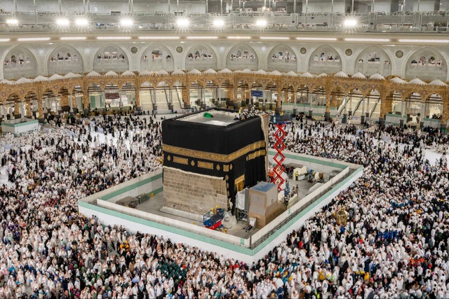 Momen Langka Ka'bah Tanpa Kiswah Terungkap, Struktur Asli Terlihat Jelang Haji 2026