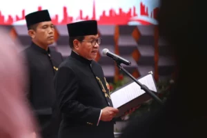 Pramono Anung Berangkatkan Umrah Petugas PPSU Teladan, Apresiasi Kerja Nyata Tanpa Rekayasa